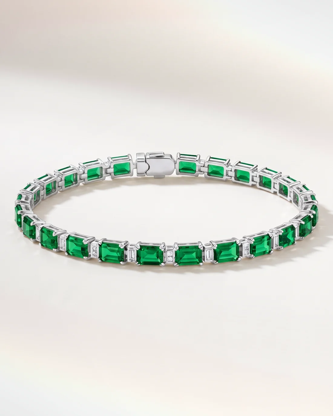 ORTIGAS Emerald and Diamond Line, браслет, вид спереди