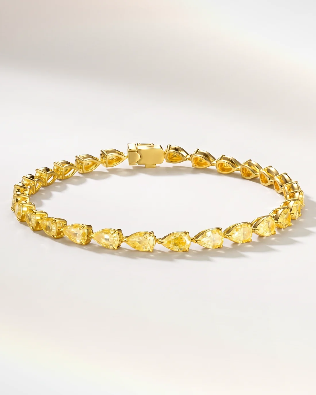 ORTIGAS Yellow Pear Line, браслет, вид спереди