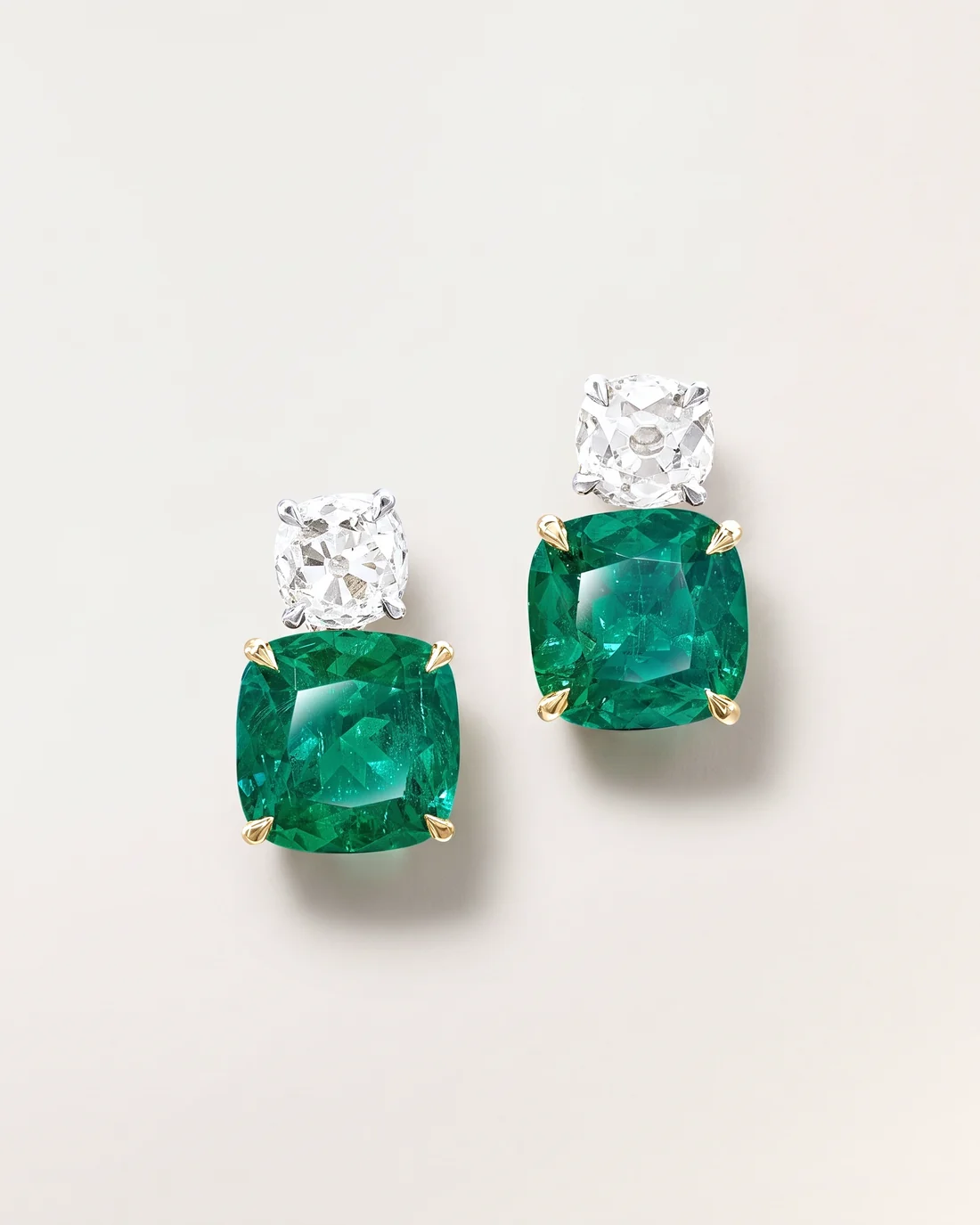 ORTIGAS Emerald Toi et Moi, серьги, вид спереди
