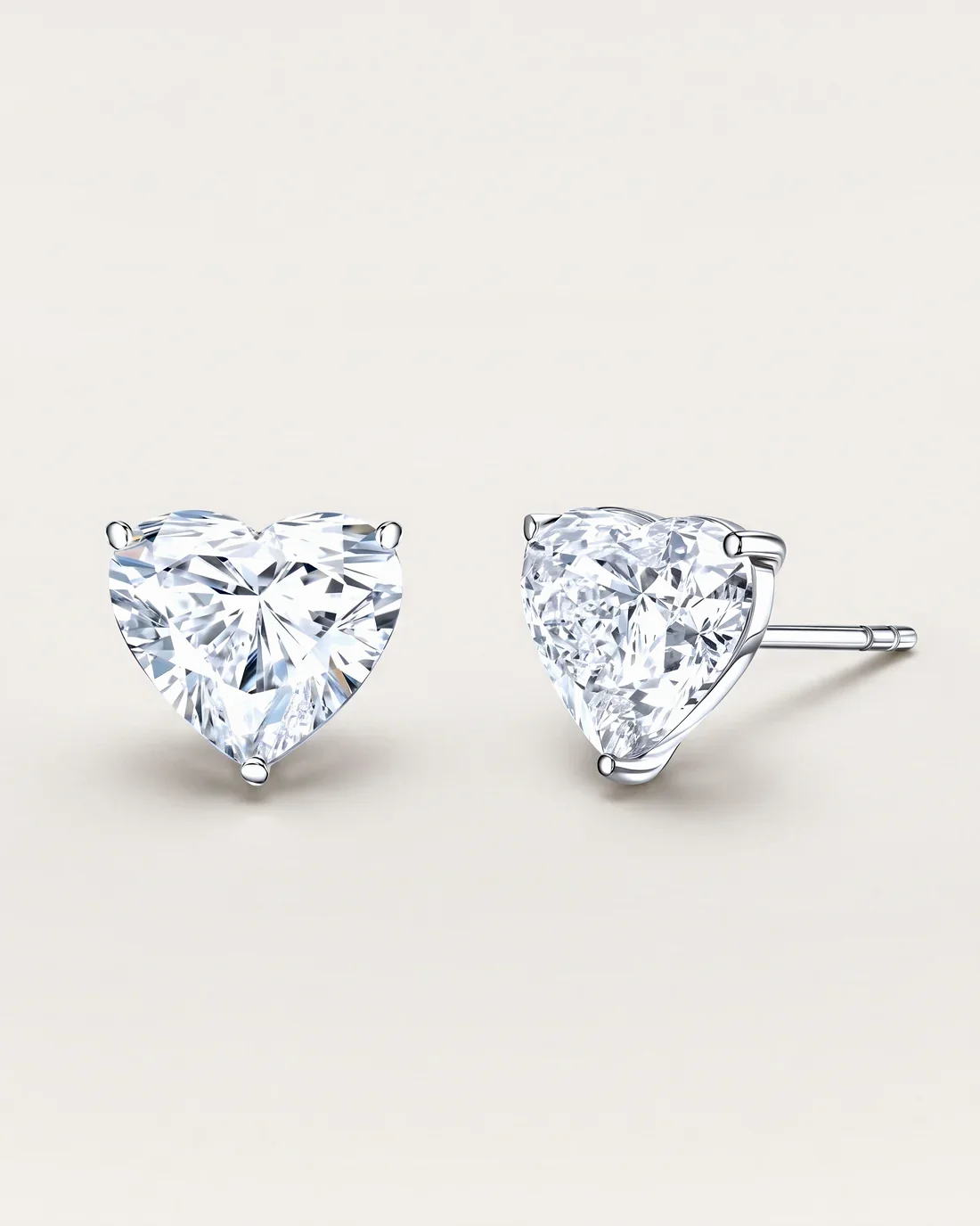 ORTIGAS Heart Studs, серьги, вид спереди