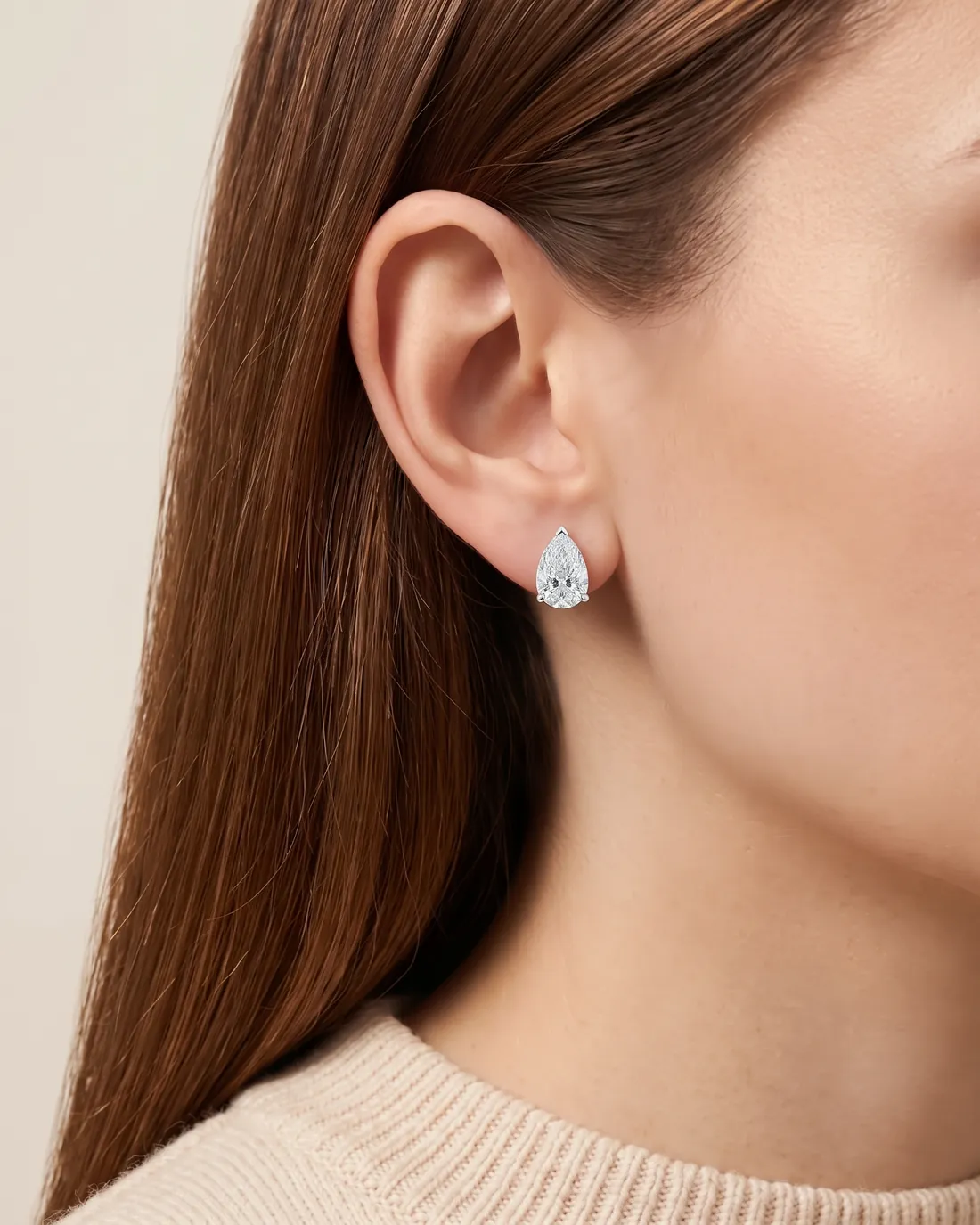 ORTIGAS Pear Studs, серьги, в ухе