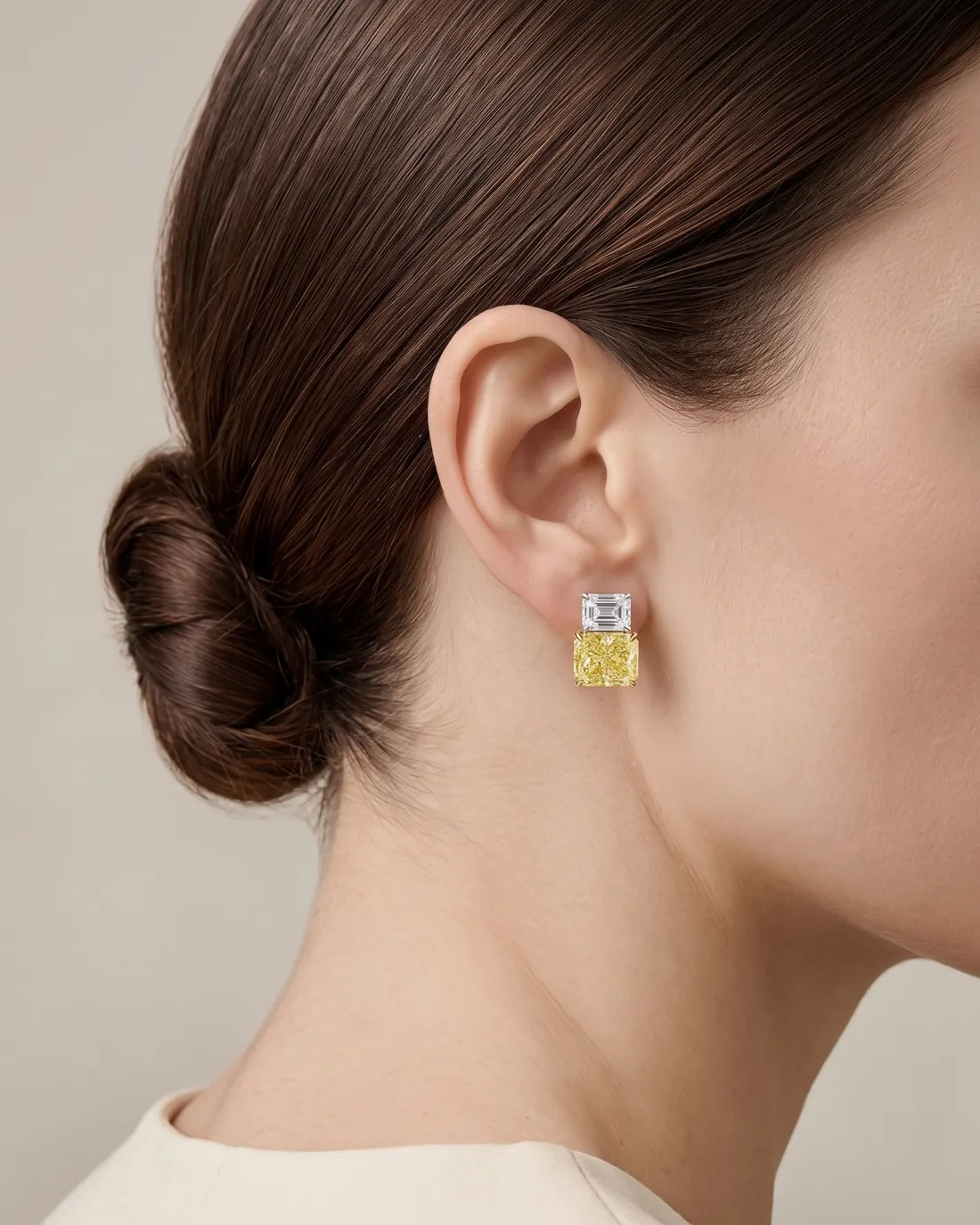 ORTIGAS Yellow Radiant Duo, серьги, в ухе