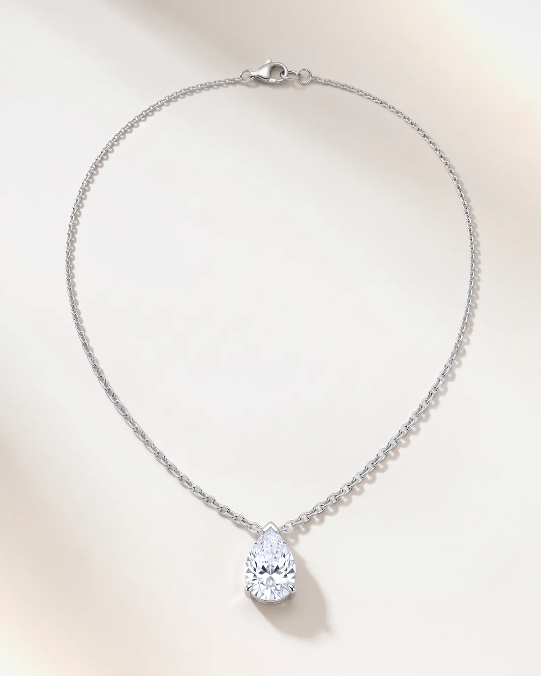 ORTIGAS Pear Pendant, колье, вид спереди