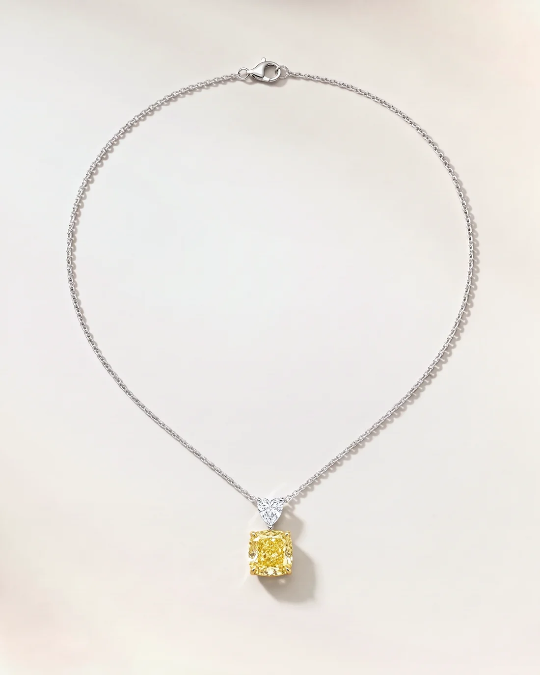 ORTIGAS Yellow Cushion Drop, колье, вид спереди