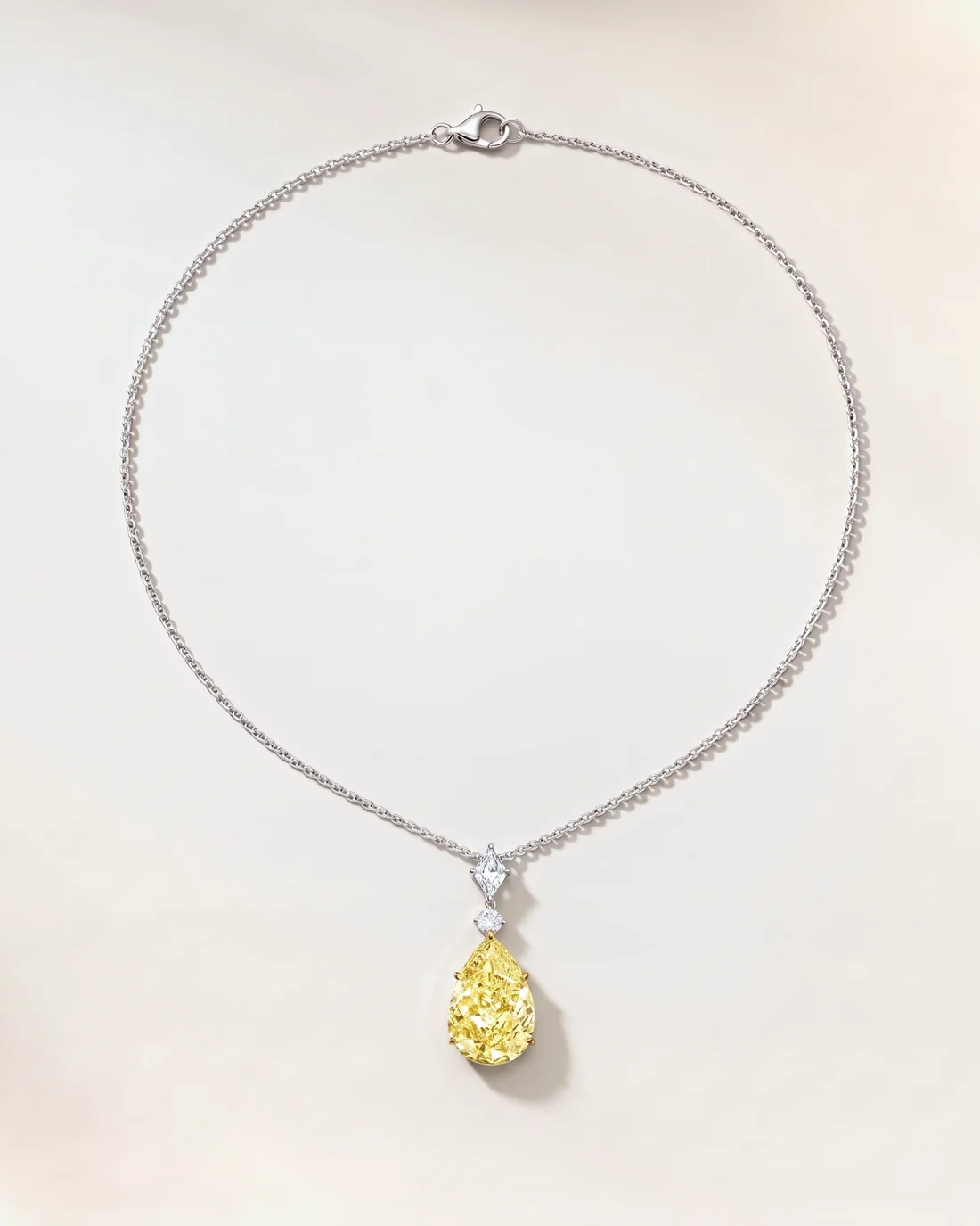 ORTIGAS Yellow Pear Drop, колье, вид спереди
