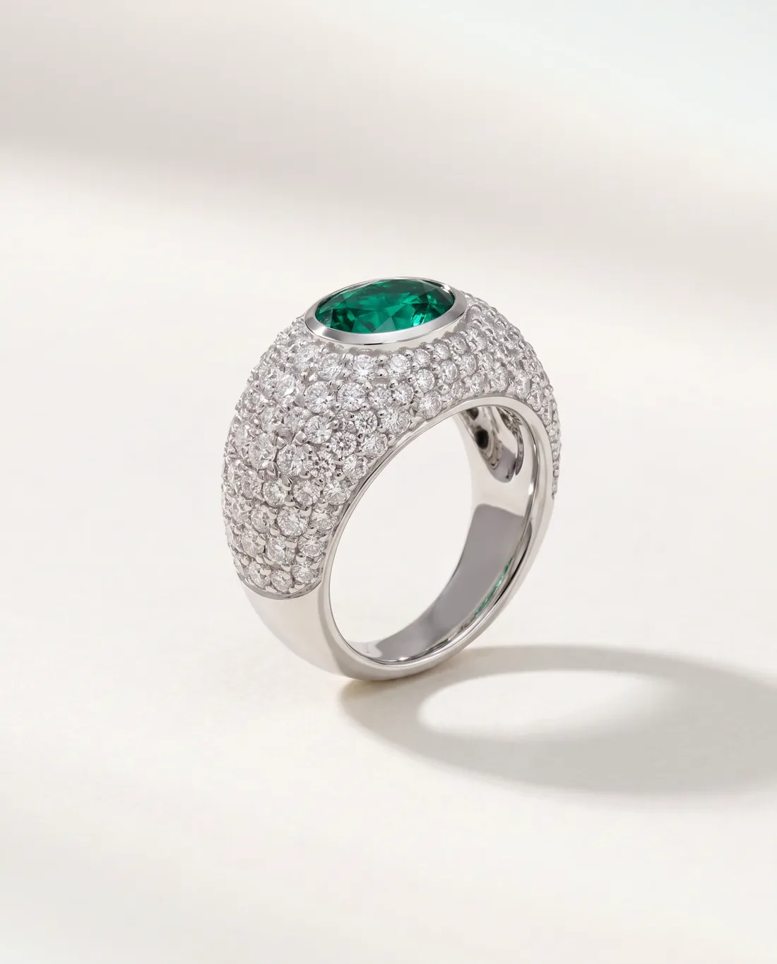 ORTIGAS Emerald Dome, кольцо, вид в три четверти