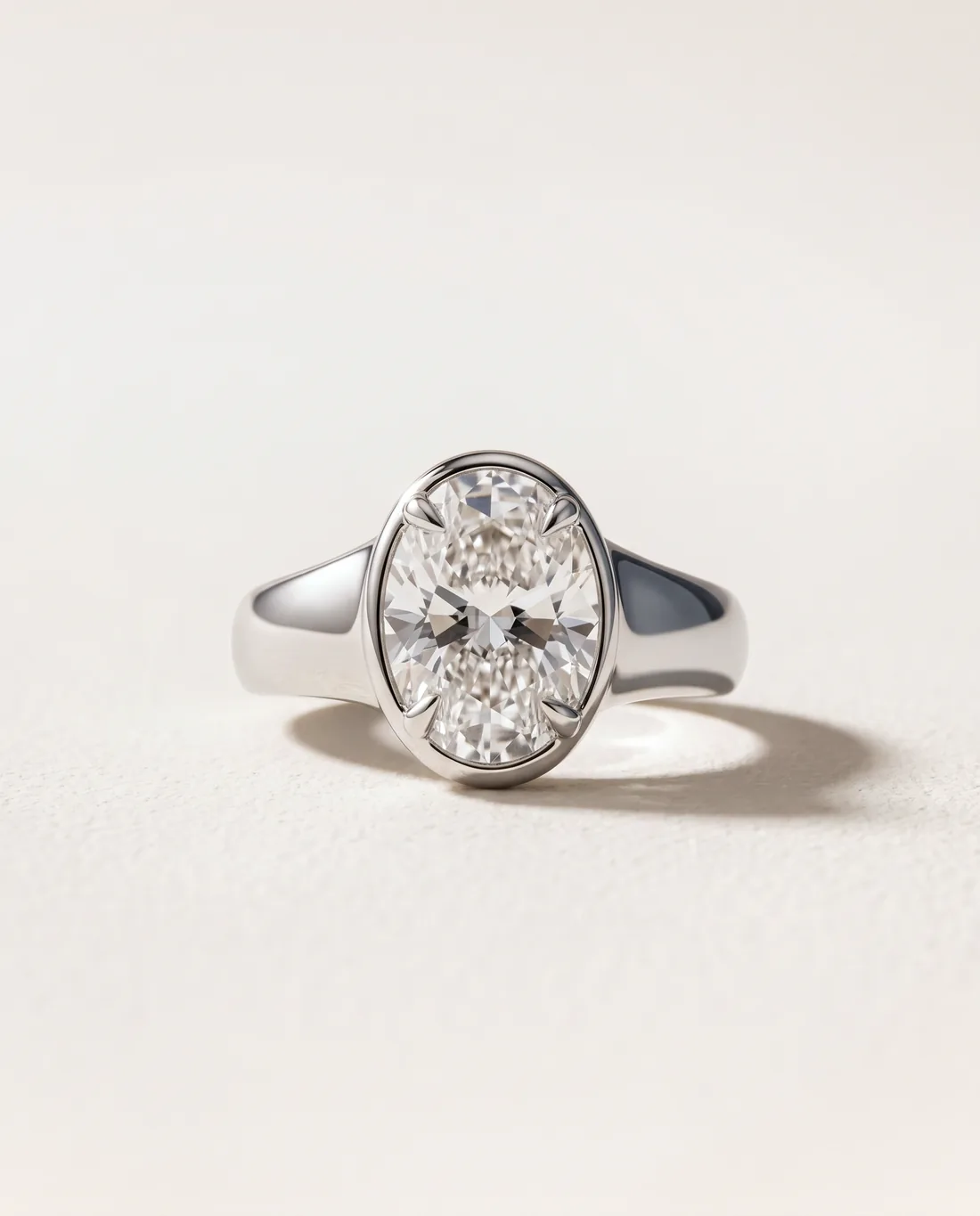 ORTIGAS Oval bezel, кольцо, вид спереди