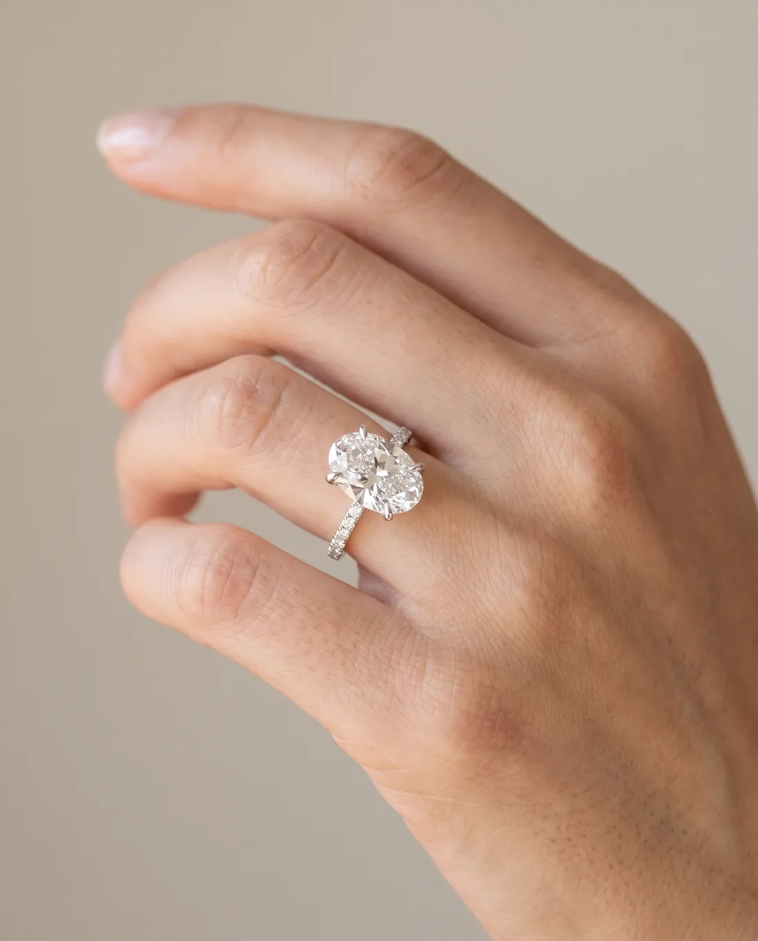 ORTIGAS Oval solitaire, кольцо, на руке