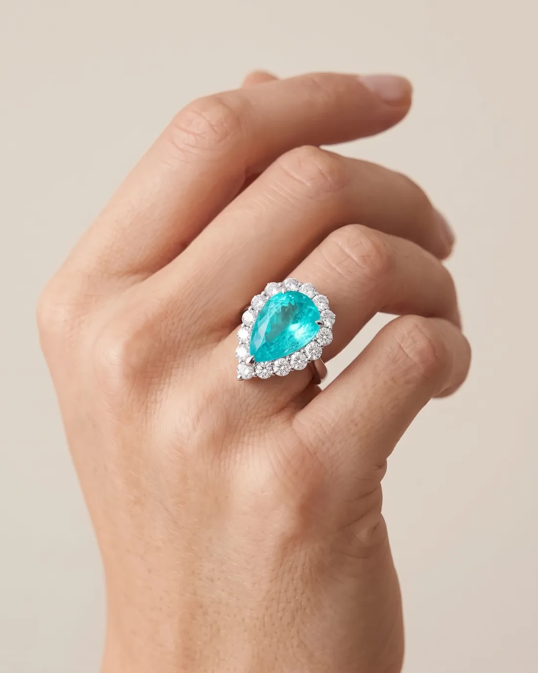 ORTIGAS Paraiba Pear, кольцо, на руке