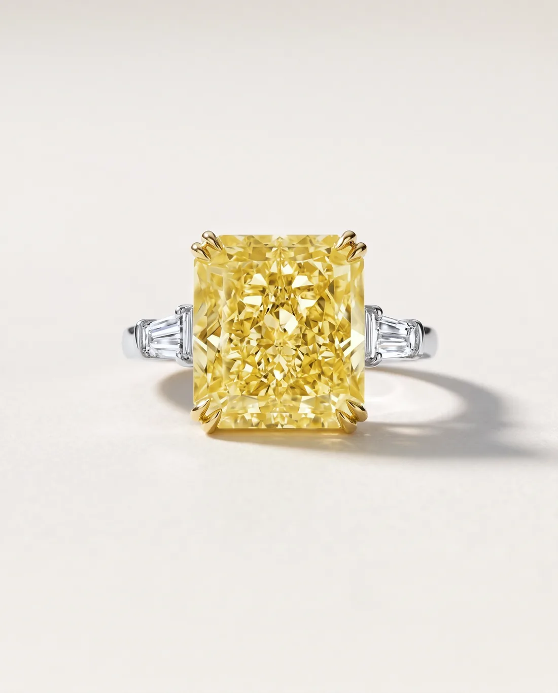 ORTIGAS Yellow Radiant, кольцо, вид спереди